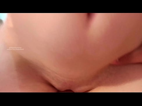 ❤️ Schlof an menger Schwëster sengem Zëmmer an esou sinn ech erwächt Häre Porno bei eis ☑