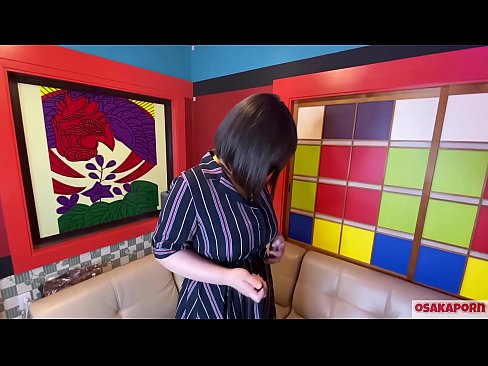❤️ Japanesch Cutie mat groussen Titten masturbéiert mat Sexspillsaachen an huet en Orgasmus. Si schwätzt an engem Interview iwwer hir fucking Erfahrung. Riesen Titten an haare Muschi krauchen haart. Osakaporn Häre Porno bei eis ☑
