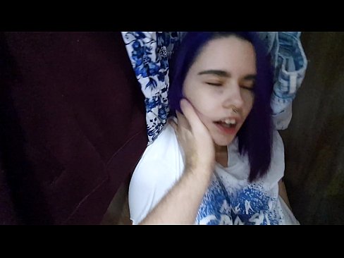 ❤️ Fannt meng Schwëster am Kleederschaf an huet hatt gehollef Häre Porno bei eis ☑